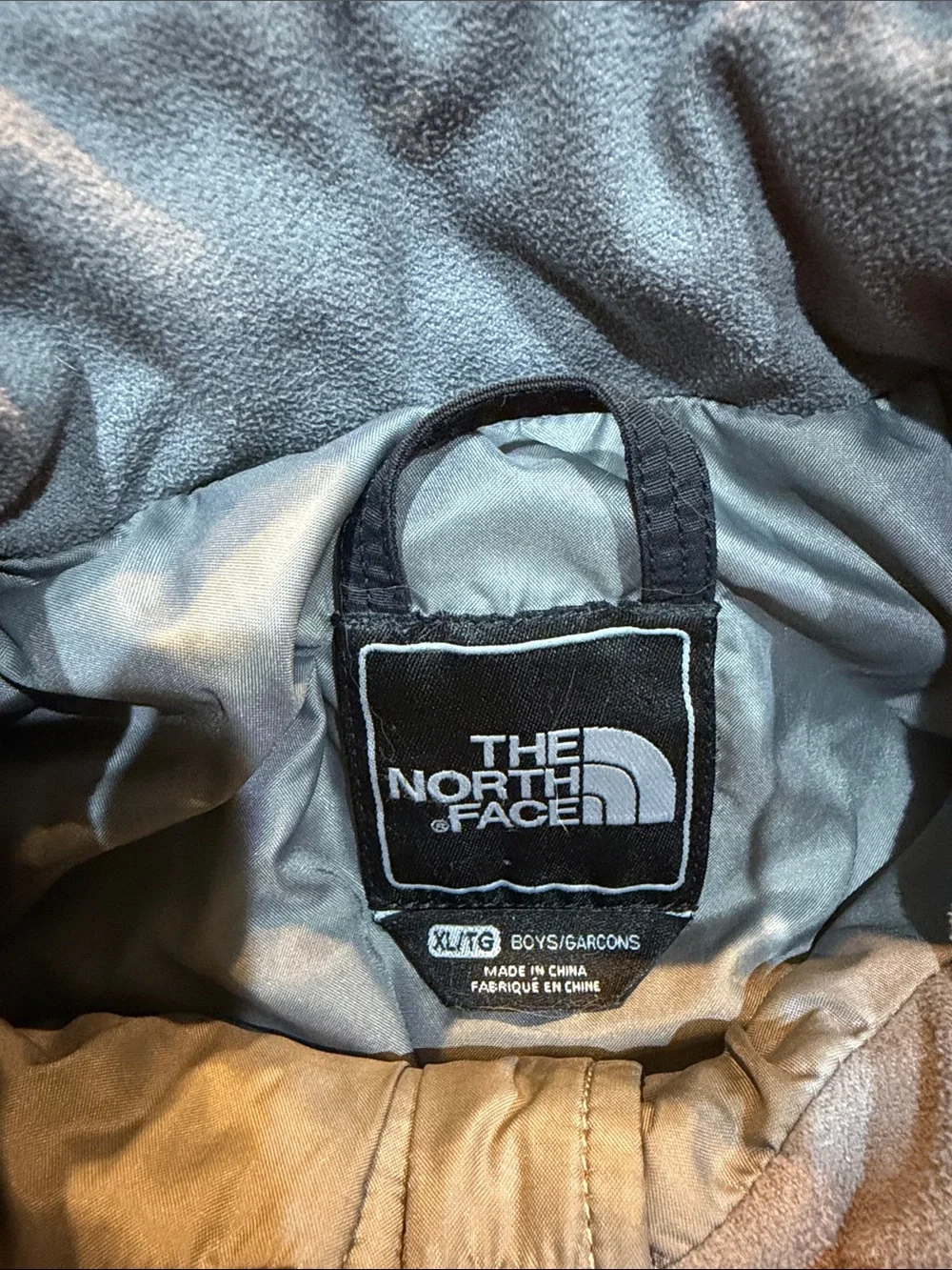 The North Face Gray Quilted Jacket with Black Shoulder Yoke boys XL in GUC